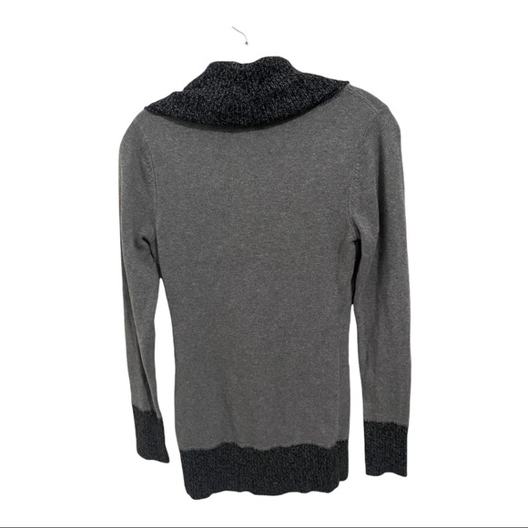 Guess Plunging Neck Sweater Gray - Picture 2 of 7